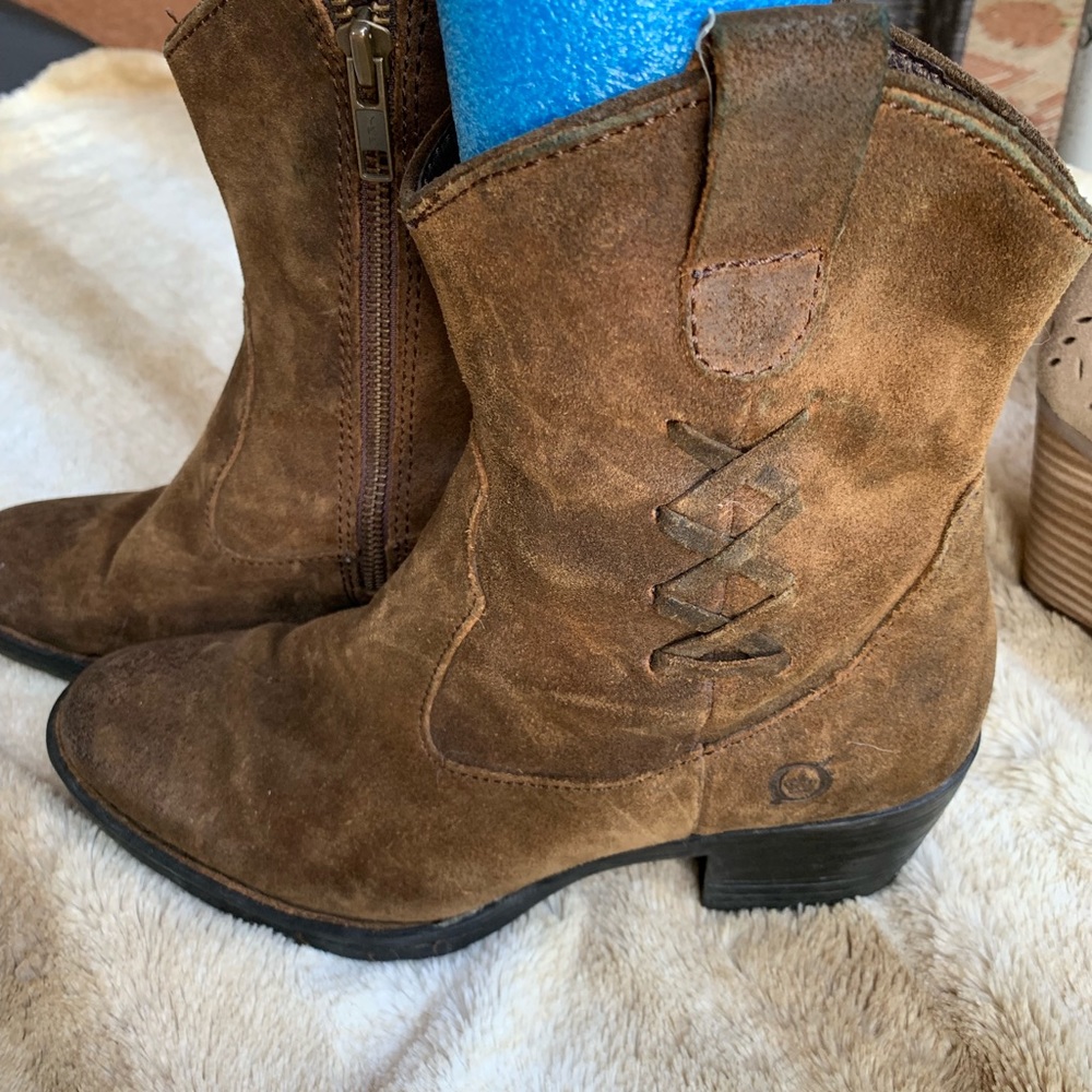 Born short boots